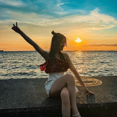 When life pushes you into the abyss, remember to shout your dreams loudly and fight for every possibility you have! 📣🌌