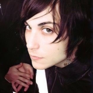 SHE/HER ❤️
I love Frank Iero ♥️ #mcrtwt ❤️ BULLETS HATERS DNI 
🇵🇸