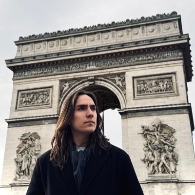 joseTrujillo94's profile picture. Und wenn du lange in einen Abgrund blickst, blickt der Abgrund auch in dich hinein. -Friedrich Nietzche-