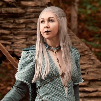 ✨Chicago-based cosplay maker 🗡 25 🌿 Current Project: Countess Emilie (A Plague Tale) ⚔️