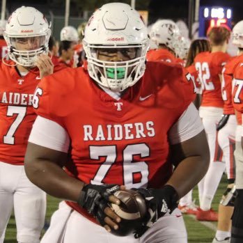 William H Taft HS ‘25 C/G 6’0 320, 5.8 40 YD, 375 Bench, 525 Squat, 3.4 GPA Email: kammanning76@gmail.com
