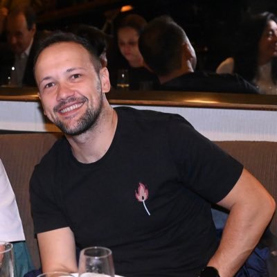 rodyvieira's profile picture. a noite fria me ensinou a amar mais o meu dia