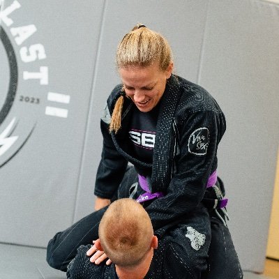 SBG Jiu Jitsu - Striking - Self Defense serving the Reno Sparks and surrounding areas. Beginner programs, women's classes, and children's programs.