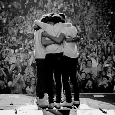 Supporting the boys since 2011 || fan account ♥️ot5 and 5 solo stan ×͜× LT • HS • ZM • NH • LP ❯❯❯❯