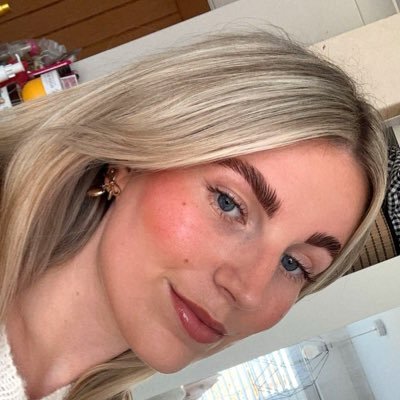 elenamayx Profile Picture