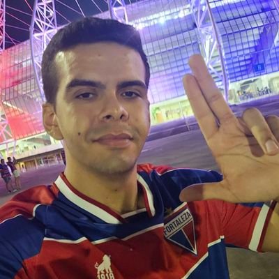 leozin_io's profile picture. tá olhando o que?