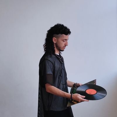 Zockr4M's profile picture. DJ / Productor musical / Artista  ✨
♈🍁🐈🍄✨🧄🍜🍻🌴🍑🧃