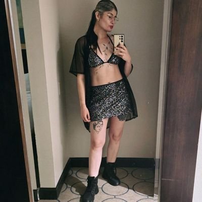 Química Bióloga Clinica, buscadora de parásitos, la muchacha de las canas, norteña que no escucha música norteña 🔬💉🧬🌵🏳️🌈👩🏼🦳