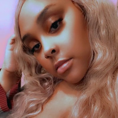 Feelnlikequ33n1's profile picture. IG:Feelnlikeaqu33n
I’m really just on here to vent 😂
#crazy Virgo 😘