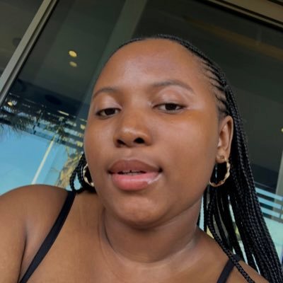 She/Her 🦄 •|• I’m broke I have nothing to offer or to bring to the table •|• 2x times graduate 👩🏽🎓.