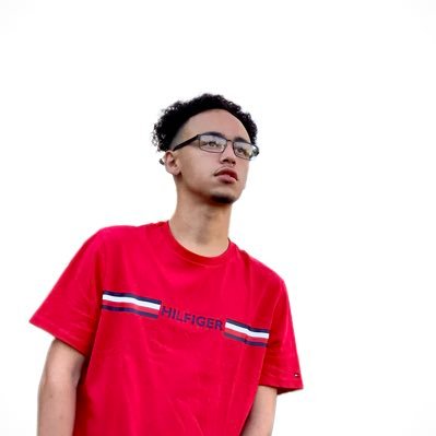 starglitch12's profile picture. Musician.