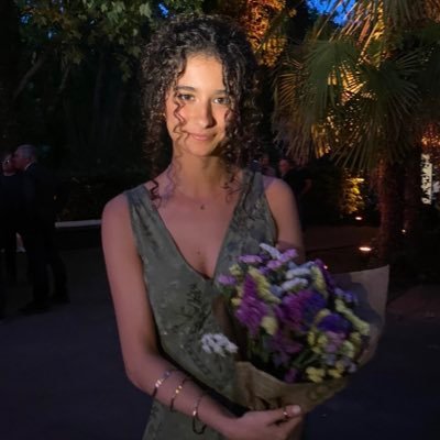 carlavendrell_'s profile picture. Entre pàgines i cafè. Estudio dret de tant en tant.