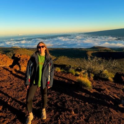 💻 Senior SEO Exec @penguinrandom
📍Northener living in London
📚 Main personality traits are books, cats & dogs, Gilmore Girls, and Taylor Swift
(she/her)