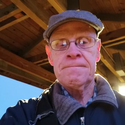 Northampton, MA. CT native, Mass-transit and pedestrian rights advocate. Also dabble in politics and sports. Love trains, history, Broadway.