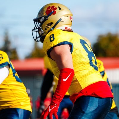 LS/ATH | ⭐️⭐️⭐️ | c/o 26 | 215lbs - 5'11” | 4.83 40 | 3.3 GPA(75% avg)📚| rowancarreir@gmail.com | HUDL BELOW⬇️