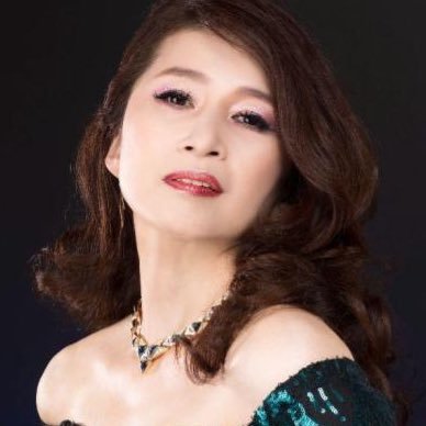 iroha_koikawa's profile picture. 日本クラウン演歌歌手、"踊るエンカーテイナー"こと恋川いろはです。私いろはとスタッフからのinfoをお送りします😊 LINEはこちらから追加ください→ https://t.co/x627pmS9EF #日本クラウン #演歌 #演歌歌手 #日舞 #早着替え #お面芸 #歌謡ショー