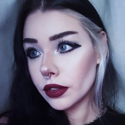Twitch Partner & Content Creator | Visual Artist | Filmmaker | Chainmail Artist | Sword Collector