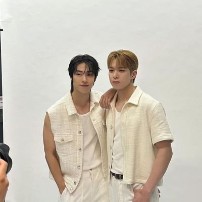 nn_flying's profile picture. 내 모습에겐 그저 너는 볼품없고 #Lets_Roll