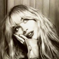 bela (@blomstx) 's Twitter Profile