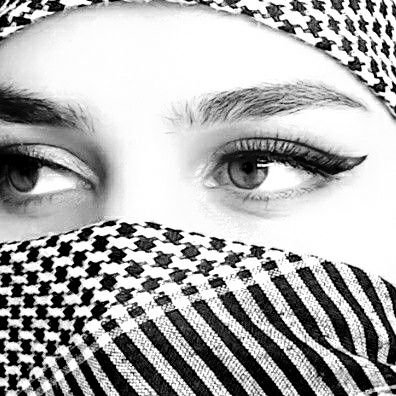 ﷽
🕊كونوا أحرارا في دنياكم
الانسان الحر:هو الذي تجرد من انحرافات نفسه واطماعها وجعل من المبادئ و القيم الانسانية مرشدةً له حتى تمكنه من تمييز الحق عن البا.طل