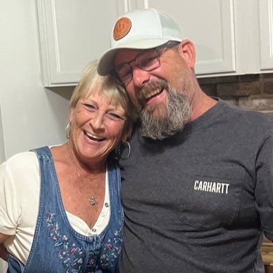 CathyJoBarefoot's profile picture. 