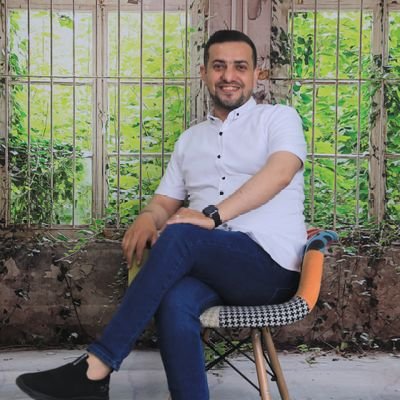 انسان , مسلم , فلسطيني, مهندس,مبرمج, احد الباحثين عن الامل والسعادة فى دنيا خالية منهما ! يكفينى يا صديقى انك انسان ..