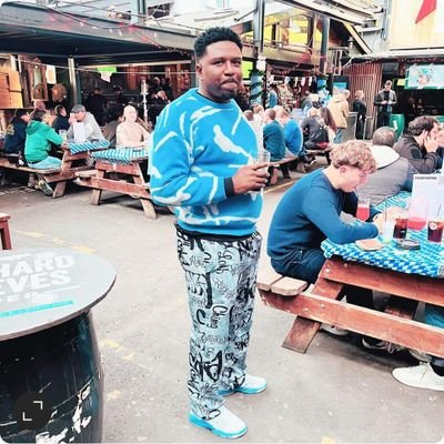 kwekuVibes's profile picture. Manager @EYE97.5Fm & 4realRecordsGh. C.E.O of YOUNG VYBZZ ENT, Blogger/,Event Organizer,promoting artist,promoting African  music..2B1 Ask 1