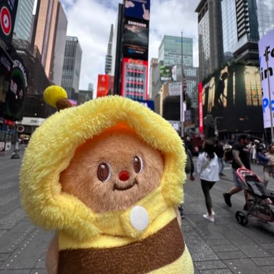 Butter Bear Fan from USA!🧸🧈🇺🇸 Helping to spread the love of Butter Bear everywhere from USA to Thailand! 🇹🇭 Can’t wait to make new friends! 🫶❤️