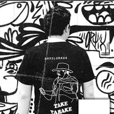 Me gusta el ron con coca cola, la electrónica, el punk, los videojuegos y la IA , alma de niño rata. a.k.a danilorave