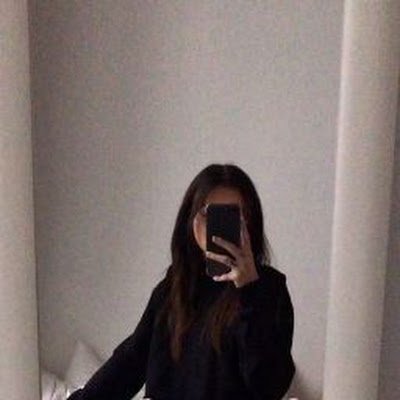 Urfavbouti's profile picture. 