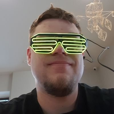 Software Engineer💻 Frontend employee🤡 Elixir enjoyer⚡️The father of my son🤸♂️ 2 cats' human slave🐈🐈⬛ Inline Skater🛼🛼