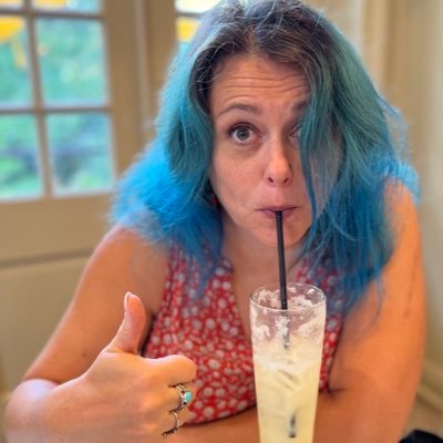 Hashtagger past my prime. Still impulsive, capricious, over-emotional, punk-loving, wannabe badass, and as googly-eyed as ever. Include 3 Words Fridays 1pm ET.