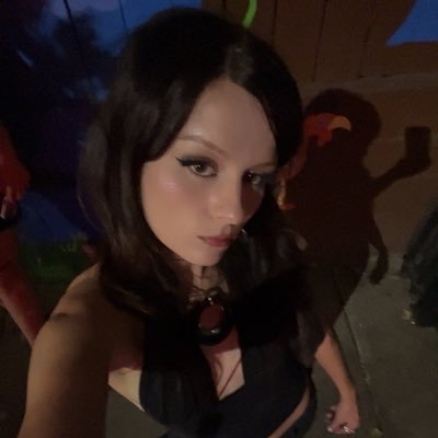 roswellhoe's profile picture. witchy woman