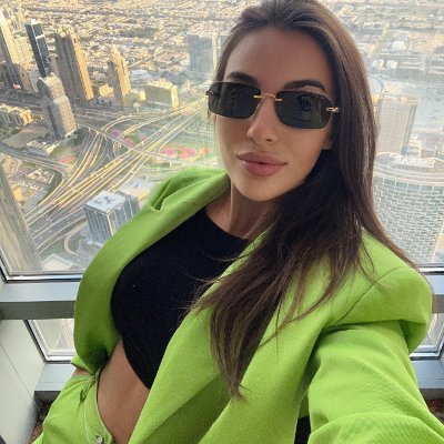 Cars 🛻Golf travel enthusiasts ✈️Scuba divers 🤿Tennis 🎾Coffee ☕️
A woman who loves learning, is financially independent, brave and strong.