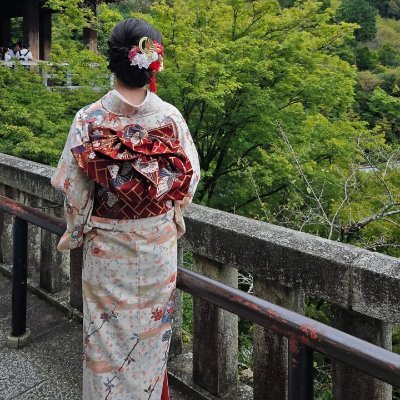 🇯🇵✨ 日本文化が大好きで、桜や着物に魅了されています。🍡🗾 アニメや茶道、美食の無限の魅力を探求中!🌸🍣
