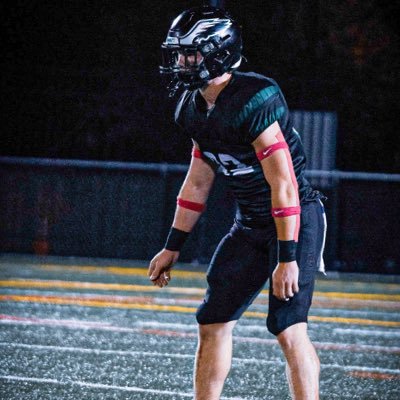 Jamestown Varsity Football #22/6’0 Ft 210lbs/Linebacker/Class of 2026, 3.85 GPA./ 4.5 jr year gpa/Personal #:7579036029 Clean: 275, , 4.54 40 yard dash