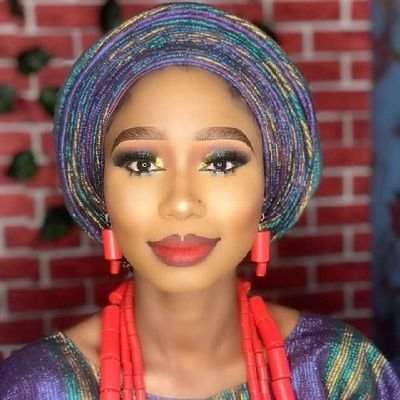 Her mother's daughter 🧕
Easy going😉
And fun to be with😋