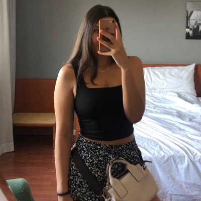 laribauken's profile picture. insta: laribauken