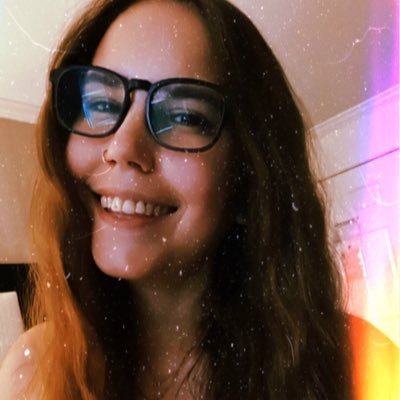 34. Champagne & Cannabis. Virtual assistant to Spicy Workers. she/her.