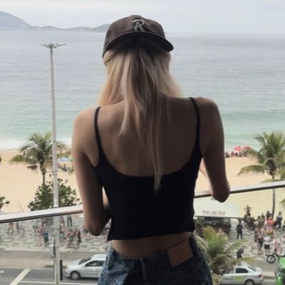 meanzppm's profile picture. 𝖴𝗉 𝗂𝗇 𝗍𝗁𝖾 𝖼𝗅𝗈𝗎𝖽𝗌 𝖻𝗎𝗍 𝖽𝗈𝗐𝗇 𝗍𝗈 𝖾𝖺𝗋𝗍𝗁. — 𝙍𝙤𝙨𝙚́