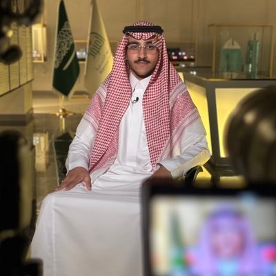 وقُل رَّبِّ زِدْنِي عِلْمً @clpsksu | @_KSU طالب علم | قانوني لدى NAL LAWYERS | عضو @Saudi_SBA |مهتم في عدة مجالات -قانوني⚖-