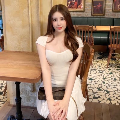 ThanhhNhiiii's profile picture. earn money, content creator, saller dropshipping