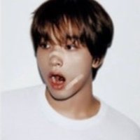 Ebelhn (@r_e__m________) 's Twitter Profile