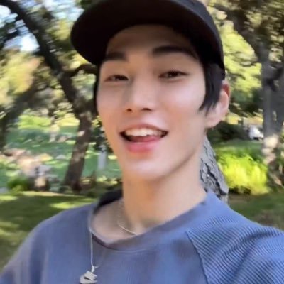 mayowonb's profile picture. riize always 7‼️