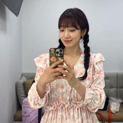 Just vibin’ through life with a smile || 1990 ParkShinHye || SALT Ent. || Actress || Lego 딸