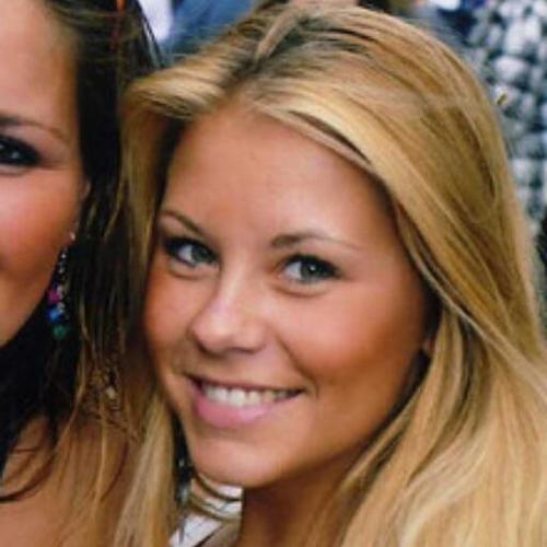 MissyLarissa's profile picture. 17 year old girl from the netherlands, FC Utrecht fan, hockey, dancing, chat, starting with modelling. 
Kik messenger = misslarissaatje