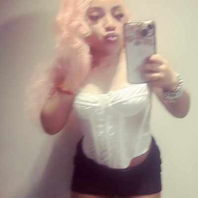 back22venus's profile picture. my existence is poetic. philospher. girl blog.