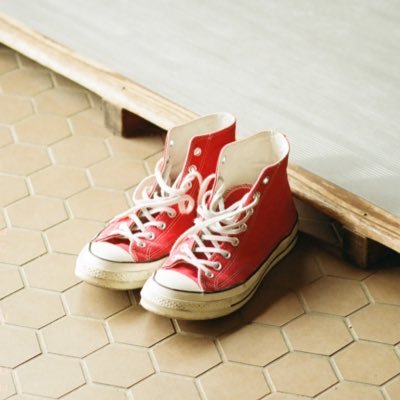 _nf2__'s profile picture. aiko/B'z/NikonF2/BRレガシィ/写真/旅/うどん・そば自販機/方言/地理/街歩き/Geoguessr/陶器/古着/古道具/俵万智/米澤穂信