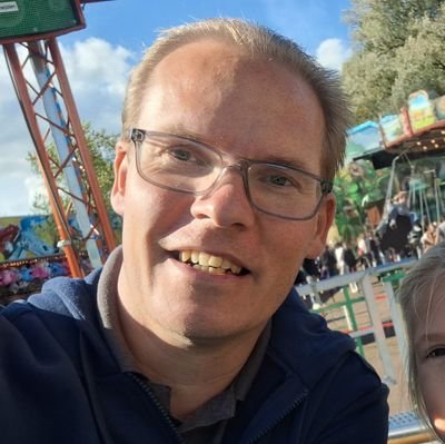 44 Jarige jongeman♏, vader van een dochtertje van 8, Facebook moe, hobby fotograaf, gek op Lego, Ik prik het (nog steeds) niet 📵. Anti-woke!