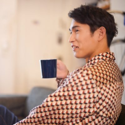 【裏技アフィで月収200万円突破!その秘密を公開】 歴6年|自社ASP運営|自社アフィリエイター40名|年間売上9000万円超え|受講生は初月10万/1年で月200万|稼ぐ意欲のない人はフォロー禁止|P.S. ポストを全部読んでみて!